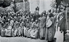 Генри Стилл Олькотт среди буддистов Цейлона 1883 г.